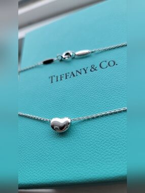 Tiffany & Co. Peretti bean necklace